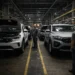 Semnal de alarmă în industria auto: producția din România scade, Dacia și Ford trag frâna
